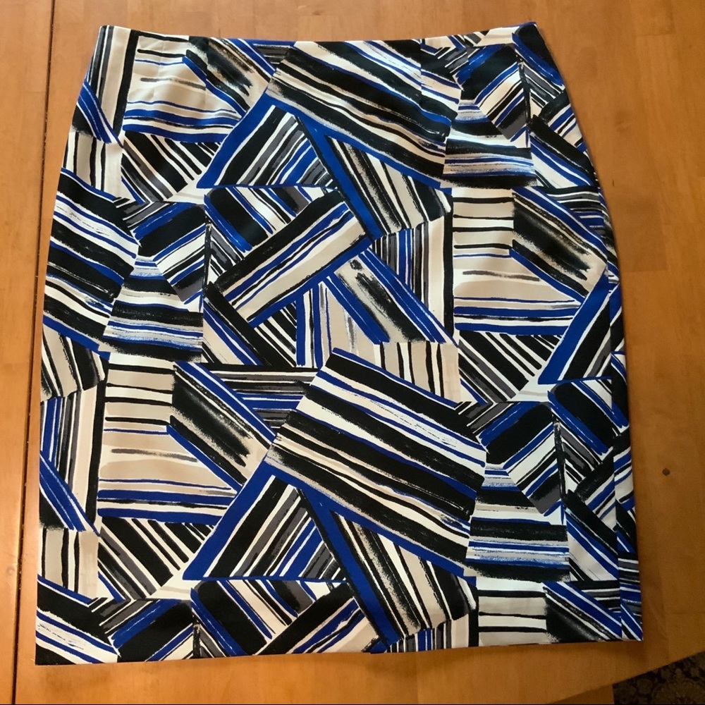 Women’s skirt size 16 fully lined